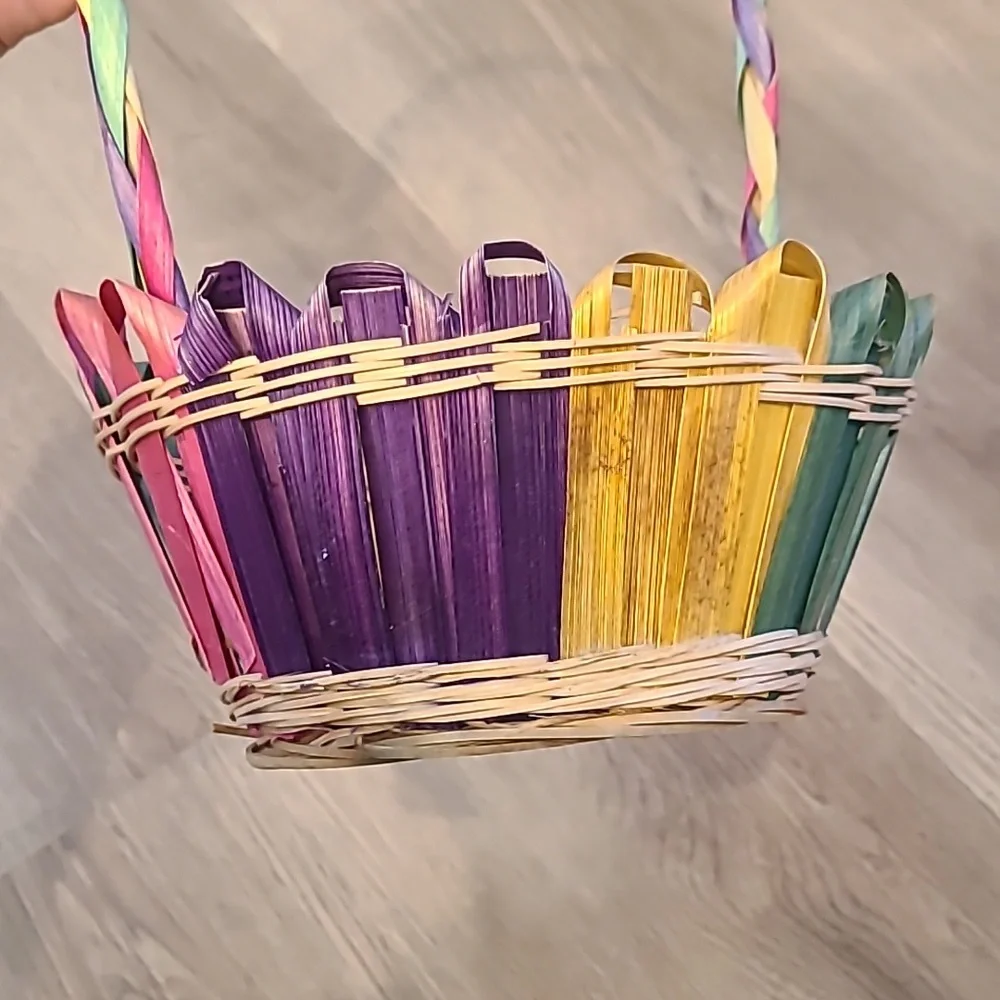 Vintage Easter 🐣 Basket